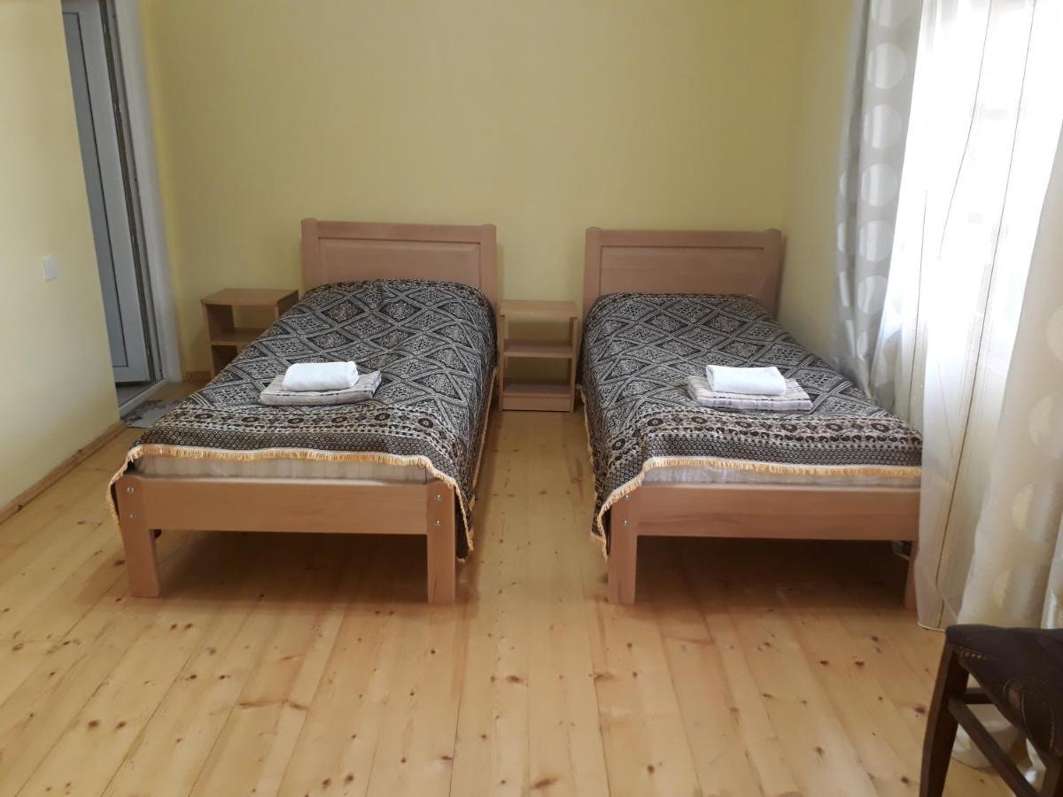 Guesthouse Robi Местія Екстер'єр фото