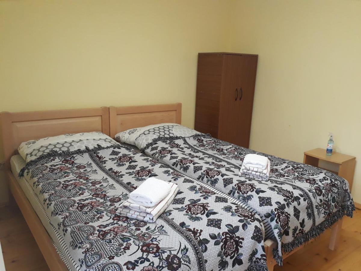 Guesthouse Robi Местія Екстер'єр фото